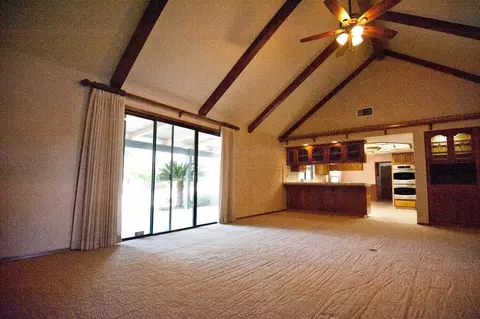 304 E Parkview Ave, Visalia, CA 93277 photo 23