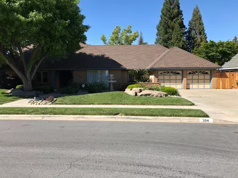 304 E Parkview Ave, Visalia, CA 93277 photo 1