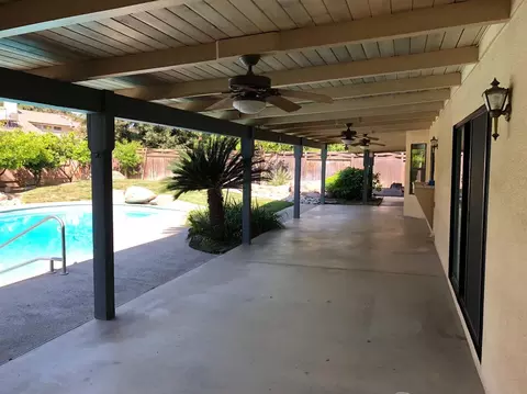 304 E Parkview Ave, Visalia, CA 93277 photo 13