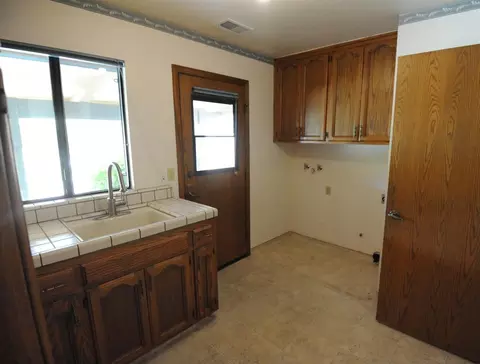 304 E Parkview Ave, Visalia, CA 93277 photo 47
