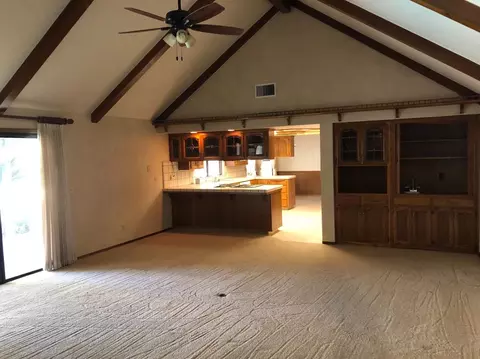 304 E Parkview Ave, Visalia, CA 93277 photo 8