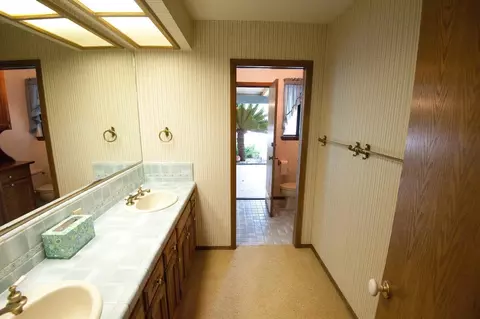 304 E Parkview Ave, Visalia, CA 93277 photo 77