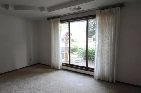 304 E Parkview Ave, Visalia, CA 93277 photo 54