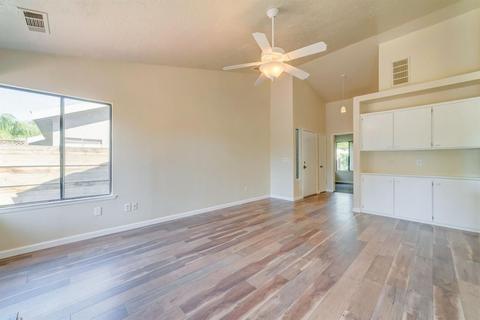 643 E Harold Ave, Visalia, CA 93292 photo 6