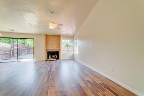 643 E Harold Ave, Visalia, CA 93292 photo 3