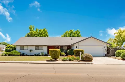 888 E Davis Dr, Dinuba, CA 93618 photo 13