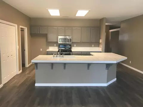 1191 Pine Dr, Lemoore, CA 93245 photo 7