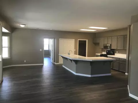 1191 Pine Dr, Lemoore, CA 93245 photo 8