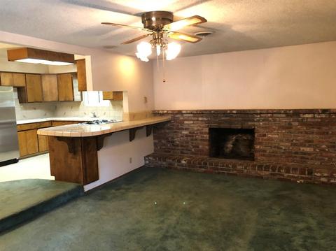 1633 S Johnson St, Visalia, CA 93277 photo 8