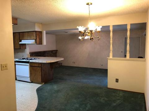 1633 S Johnson St, Visalia, CA 93277 photo 4