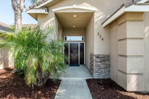 324 Hemmingway Ct, Tulare, CA 93274 photo 3
