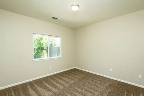 324 Hemmingway Ct, Tulare, CA 93274 photo 32