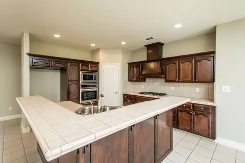 324 Hemmingway Ct, Tulare, CA 93274 photo 13