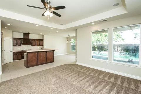 324 Hemmingway Ct, Tulare, CA 93274 photo 7