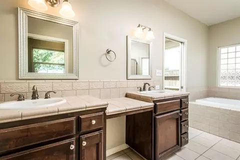 324 Hemmingway Ct, Tulare, CA 93274 photo 27
