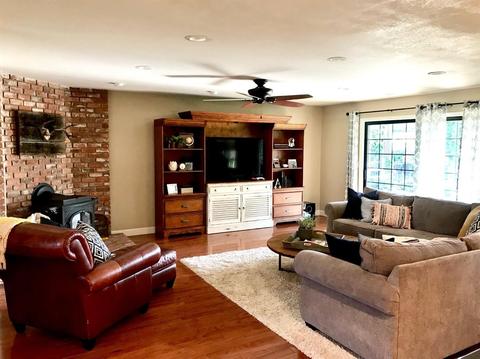 1482 W Marinette Ave, Exeter, CA 93221 photo 2