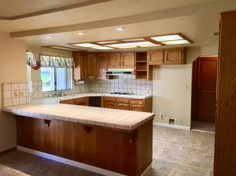 2620 E Paradise Ave, Visalia, CA 93292 photo 13