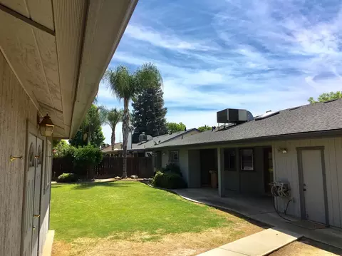 2620 E Paradise Ave, Visalia, CA 93292 photo 5