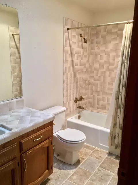 2620 E Paradise Ave, Visalia, CA 93292 photo 20