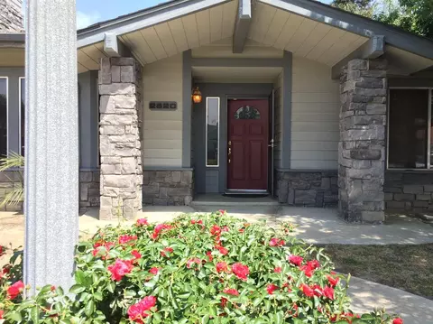 2620 E Paradise Ave, Visalia, CA 93292 photo 7