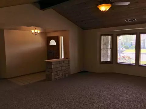 2620 E Paradise Ave, Visalia, CA 93292 photo 9