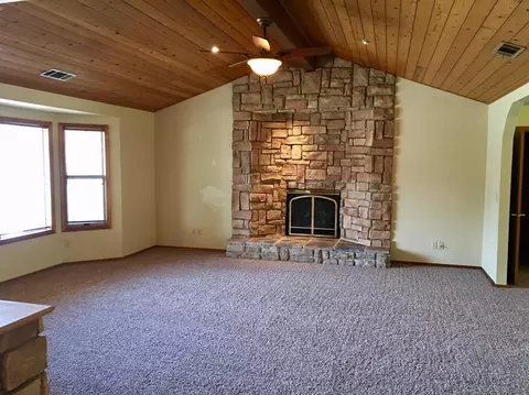 2620 E Paradise Ave, Visalia, CA 93292 photo 10