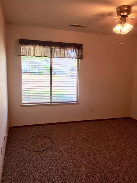 2620 E Paradise Ave, Visalia, CA 93292 photo 22