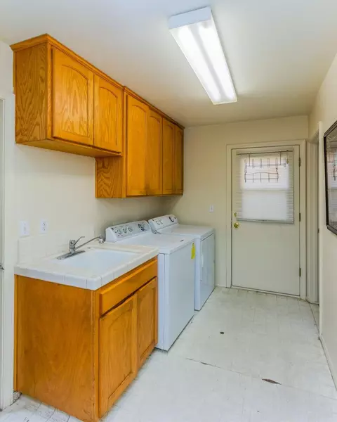 339 E Northridge Dr, Dinuba, CA 93618 photo 11