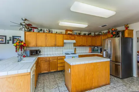 339 E Northridge Dr, Dinuba, CA 93618 photo 9
