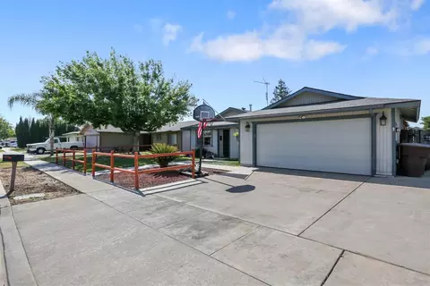 1397 E Levin Ave, Tulare, CA 93274 photo 3