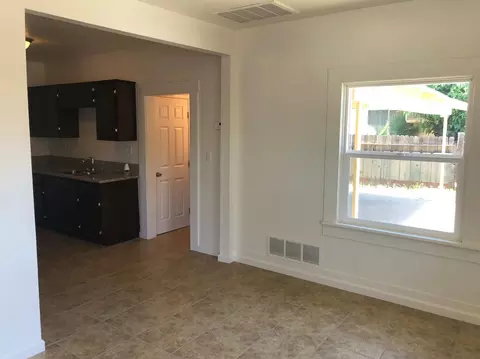 985 E Park Way, Dinuba, CA 93618 photo 6
