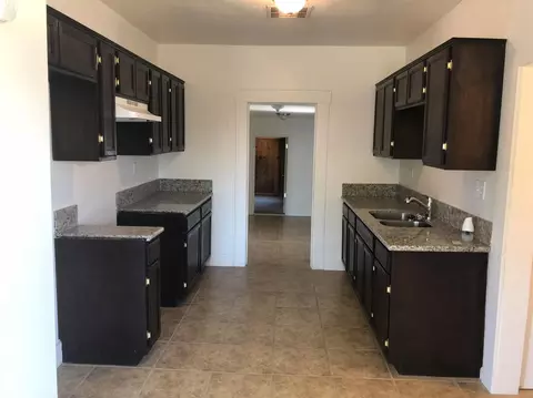985 E Park Way, Dinuba, CA 93618 photo 5
