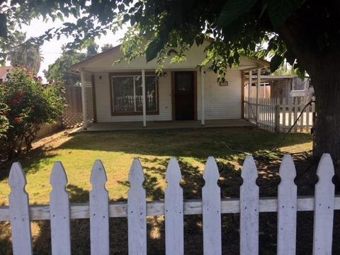 216 N Orange Ave, Exeter, CA 93221 photo 2