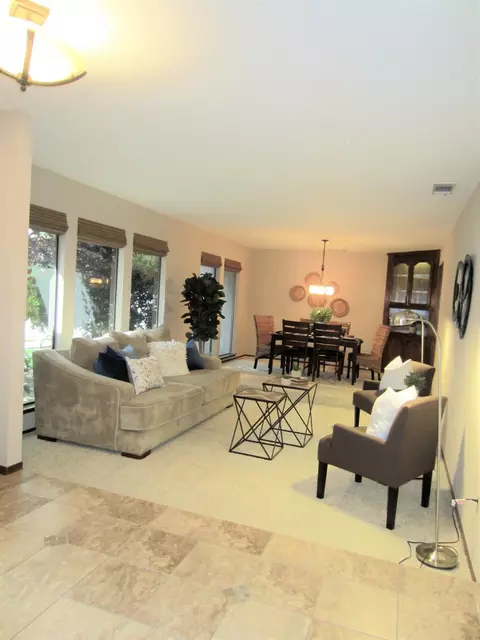 2425 E Hillcrest Ct, Visalia, CA 93292 photo 7