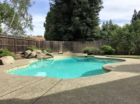2425 E Hillcrest Ct, Visalia, CA 93292 photo 38