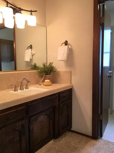 2425 E Hillcrest Ct, Visalia, CA 93292 photo 27
