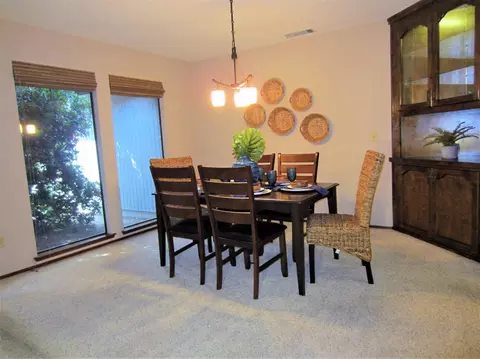 2425 E Hillcrest Ct, Visalia, CA 93292 photo 11
