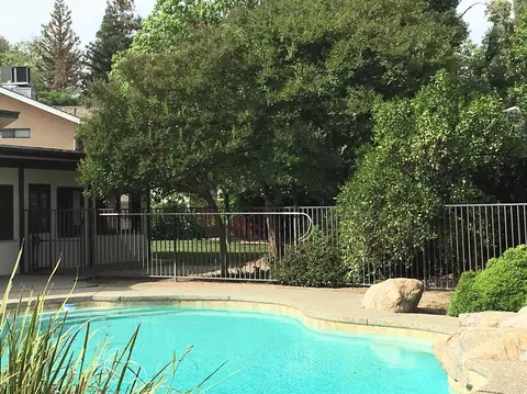 2425 E Hillcrest Ct, Visalia, CA 93292 photo 40