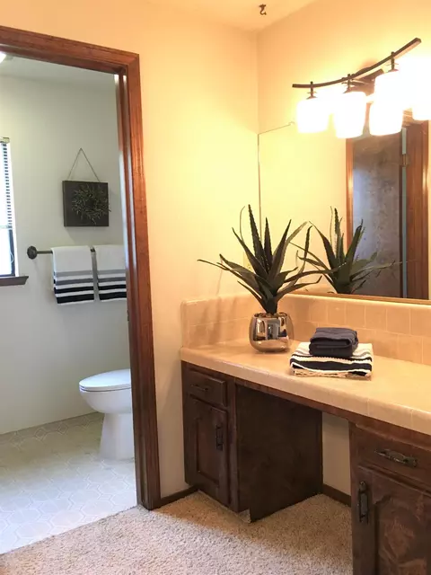 2425 E Hillcrest Ct, Visalia, CA 93292 photo 26