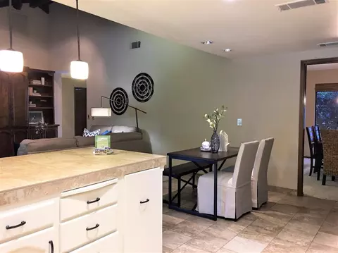 2425 E Hillcrest Ct, Visalia, CA 93292 photo 16