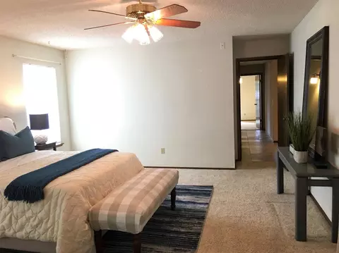 2425 E Hillcrest Ct, Visalia, CA 93292 photo 28