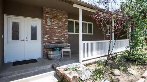 16050 Cattle Dr, Springville, CA 93265 photo 6