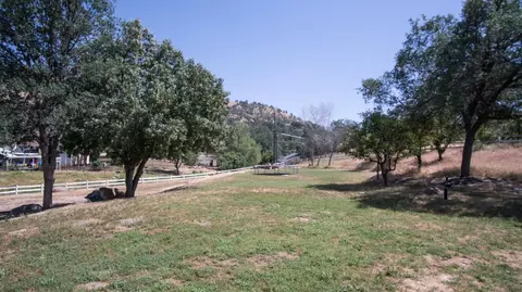 16050 Cattle Dr, Springville, CA 93265 photo 23