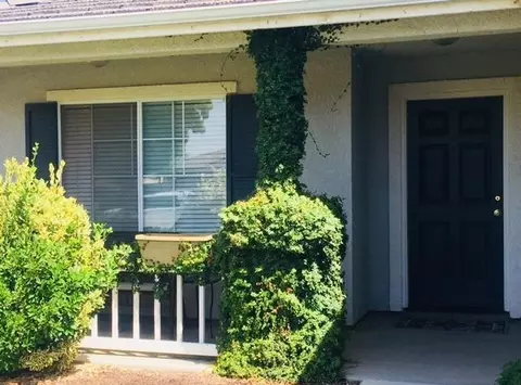 1738 E Monte Verde Ave, Visalia, CA 93292 photo 3