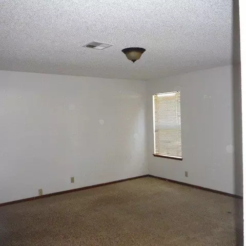 1836 E Laurel Ave, Visalia, CA 93292 photo 8