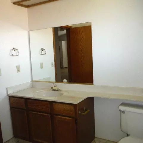 1836 E Laurel Ave, Visalia, CA 93292 photo 13
