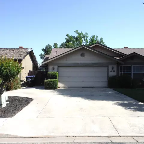 1836 E Laurel Ave, Visalia, CA 93292 photo 2
