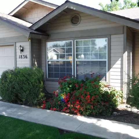 1836 E Laurel Ave, Visalia, CA 93292 photo 3