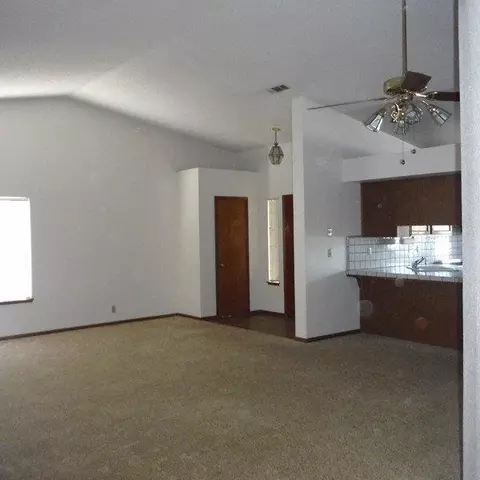 1836 E Laurel Ave, Visalia, CA 93292 photo 4