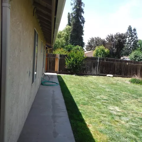 1836 E Laurel Ave, Visalia, CA 93292 photo 18